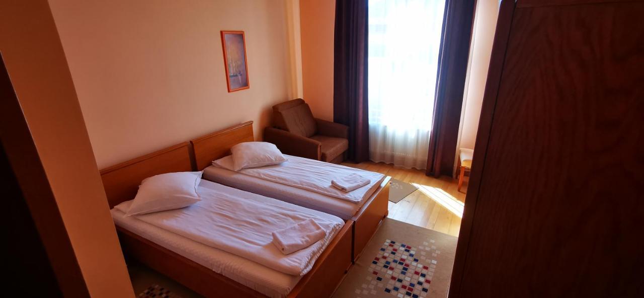 Bed and Breakfast Rakoczi Center Одорхею-Секуєск Екстер'єр фото